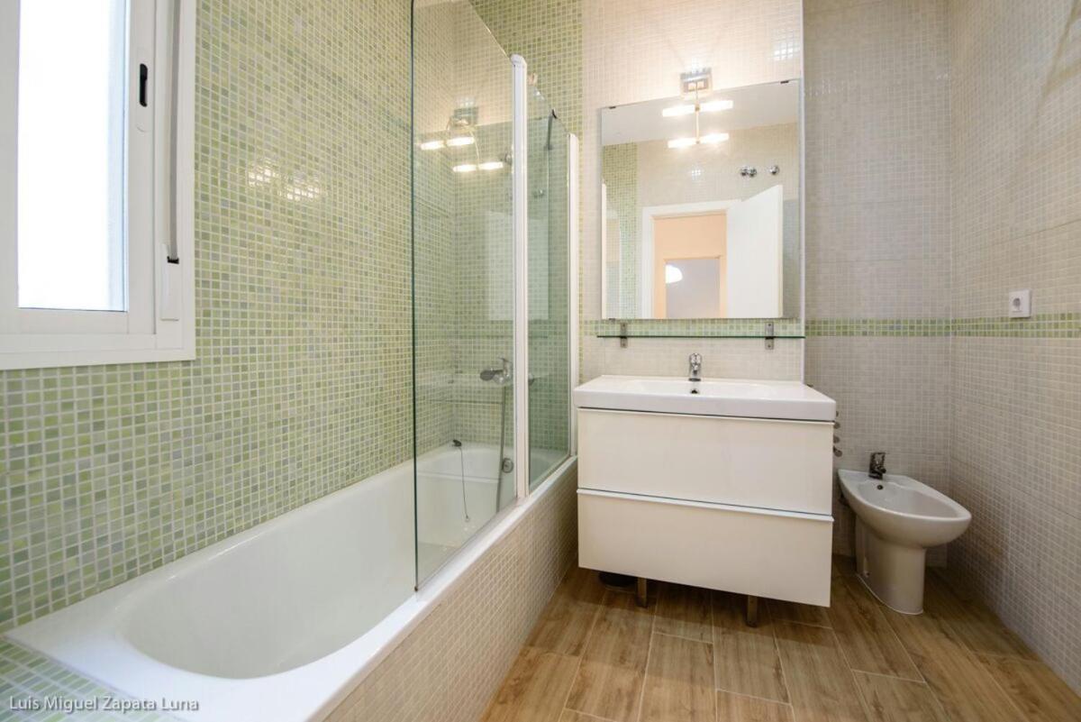 Pelicano Seville Apartments Экстерьер фото